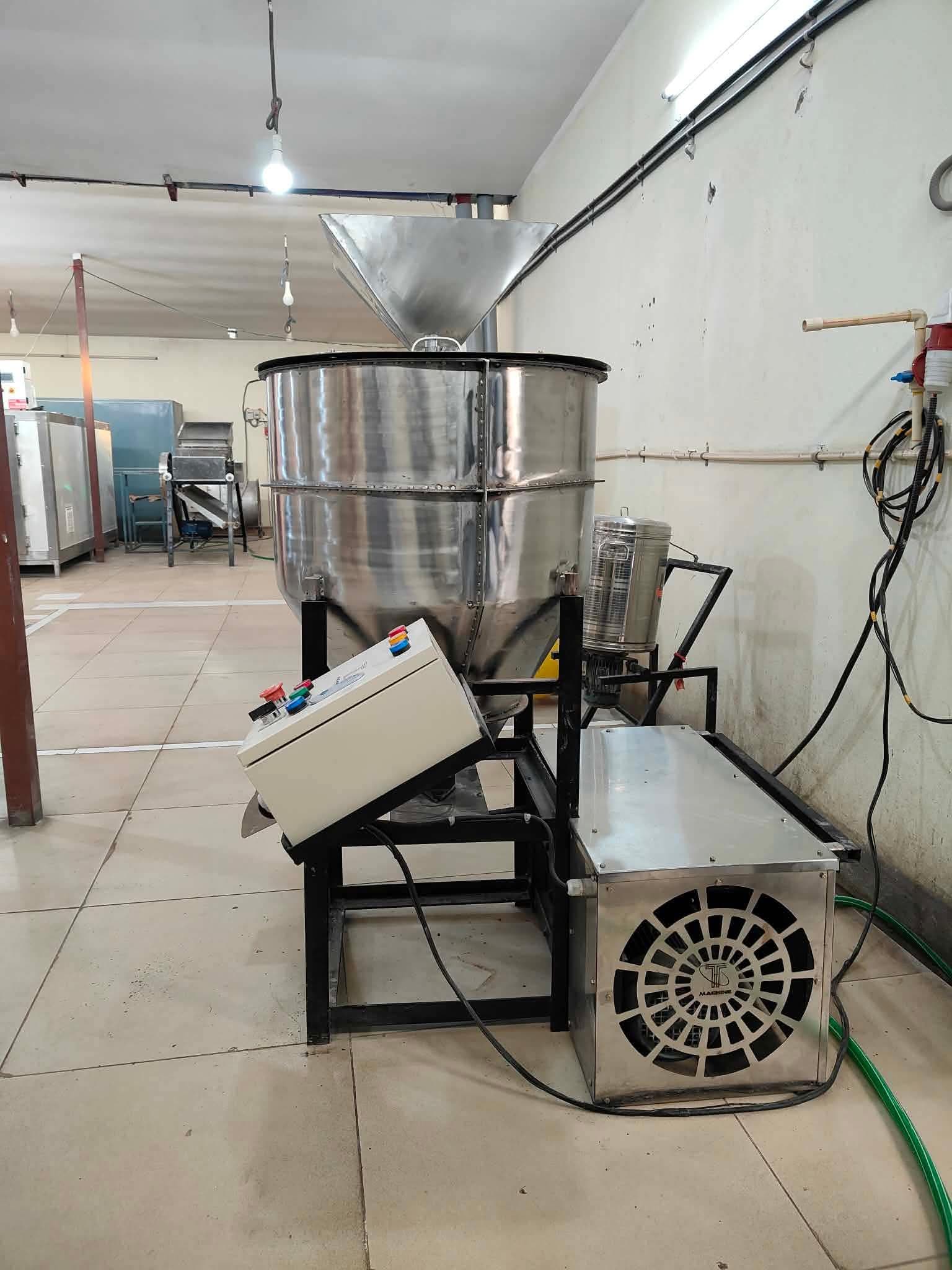Industrial Vertical Feed Mixer Machine Gallery 3